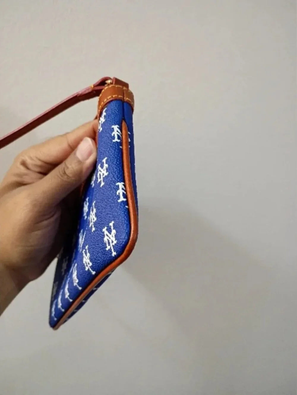 Dooney and Bourke, New York Mets clutch